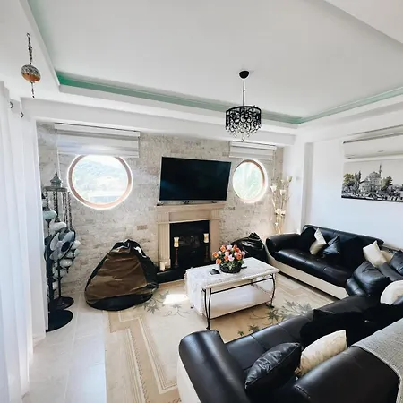 Ad Reeki Villa